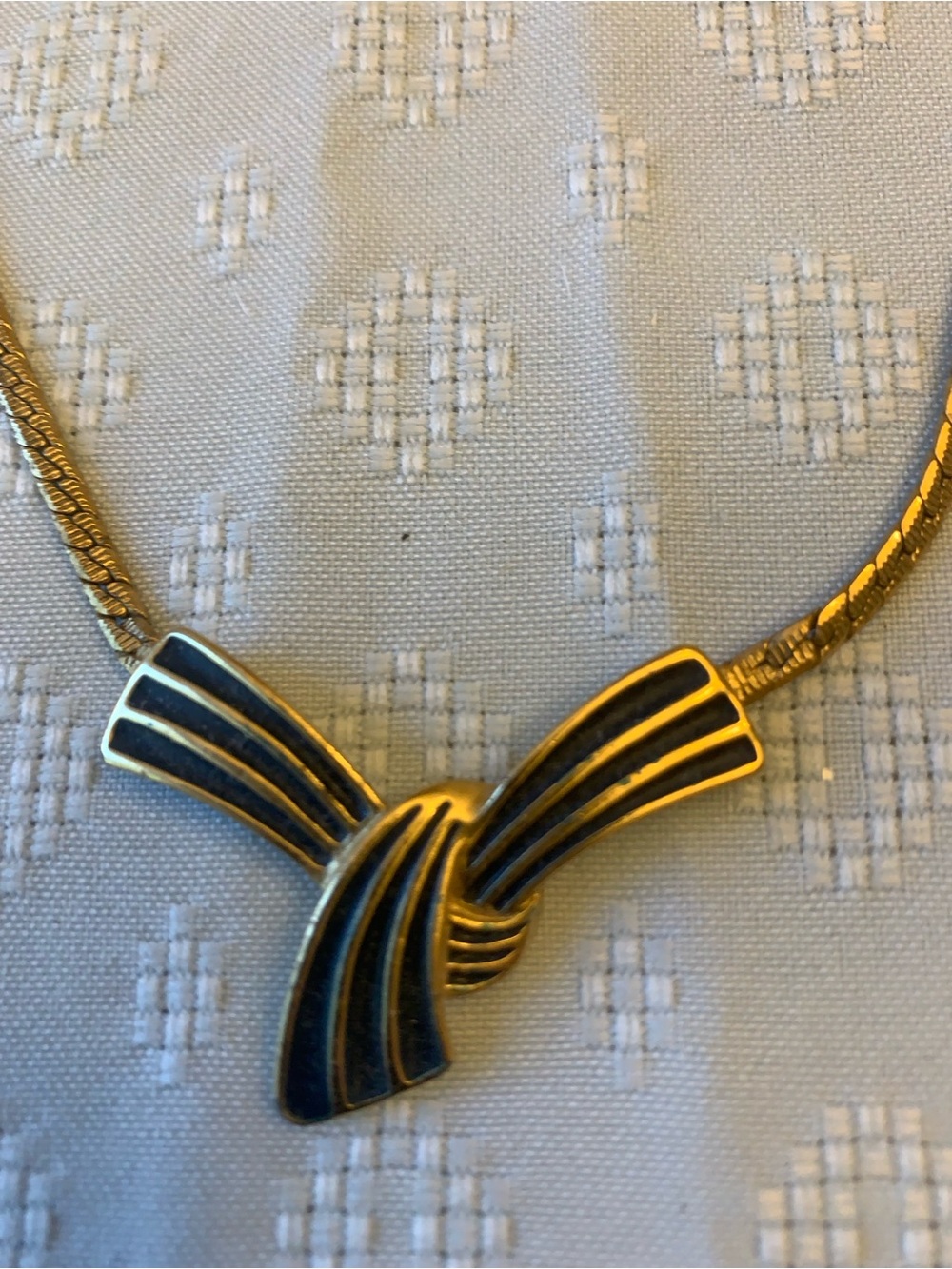 Vintage Gold-Tone Knot Pendant Necklace with Dark Teal Enamel Accents